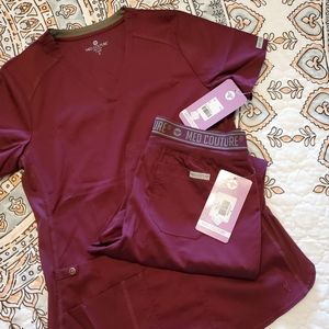 NWT Med Couture scrub set - burgundy, small